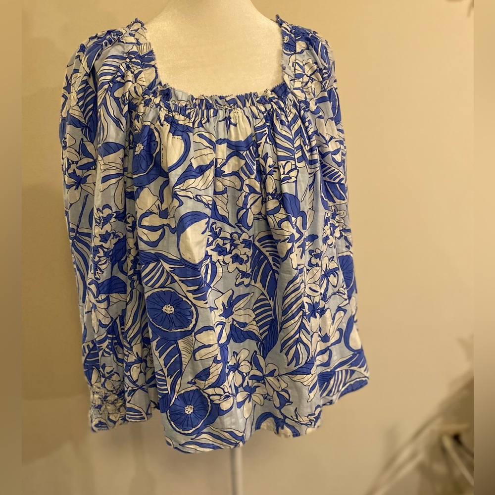 Vineyard Vines off shoulder or square neck blue and white cotton blouse size L